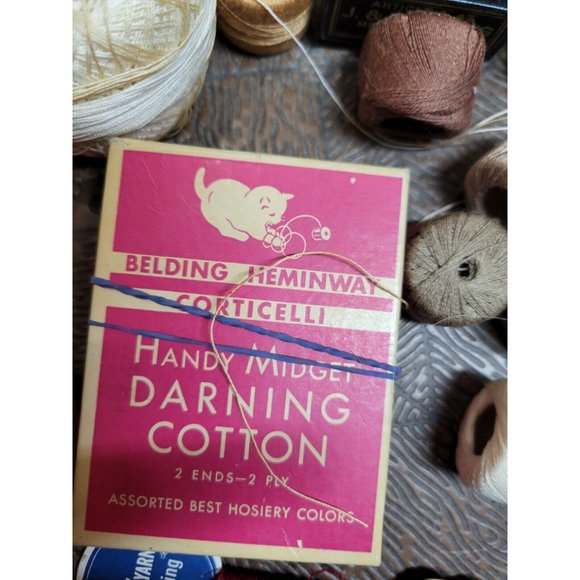 Lot VTG J & P Coats Mending Floss  Box Thread Spools Silk Hosiery Darning Cotton - Picture 4 of 10